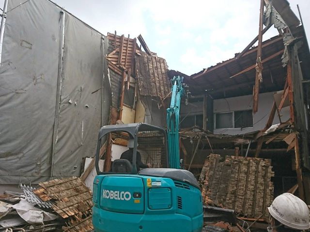 木造2階建て解体工事(東京都大田区鵜の木)工事中の様子です。